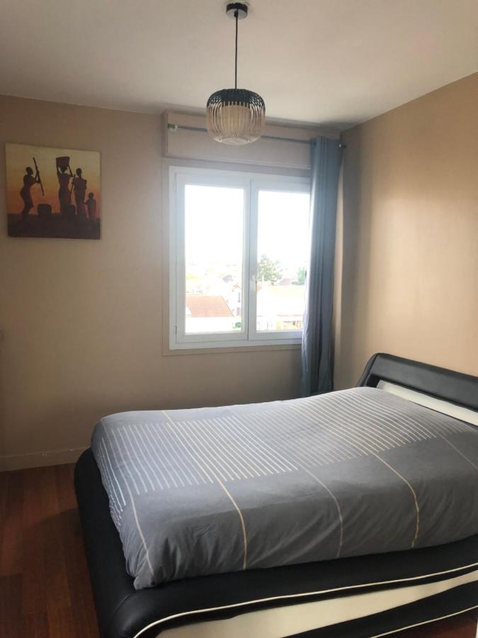 Appartement T2 - Proche RER Sartrouville Exterior foto